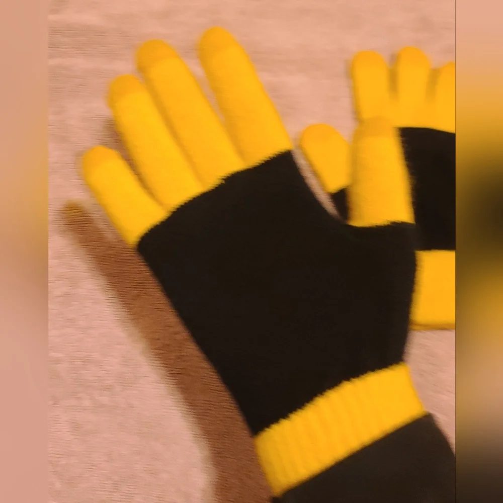 COPY - Women's Steeler's gloves 💛🖤